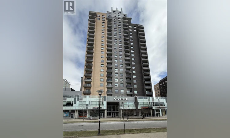 1202-318 Spruce Street