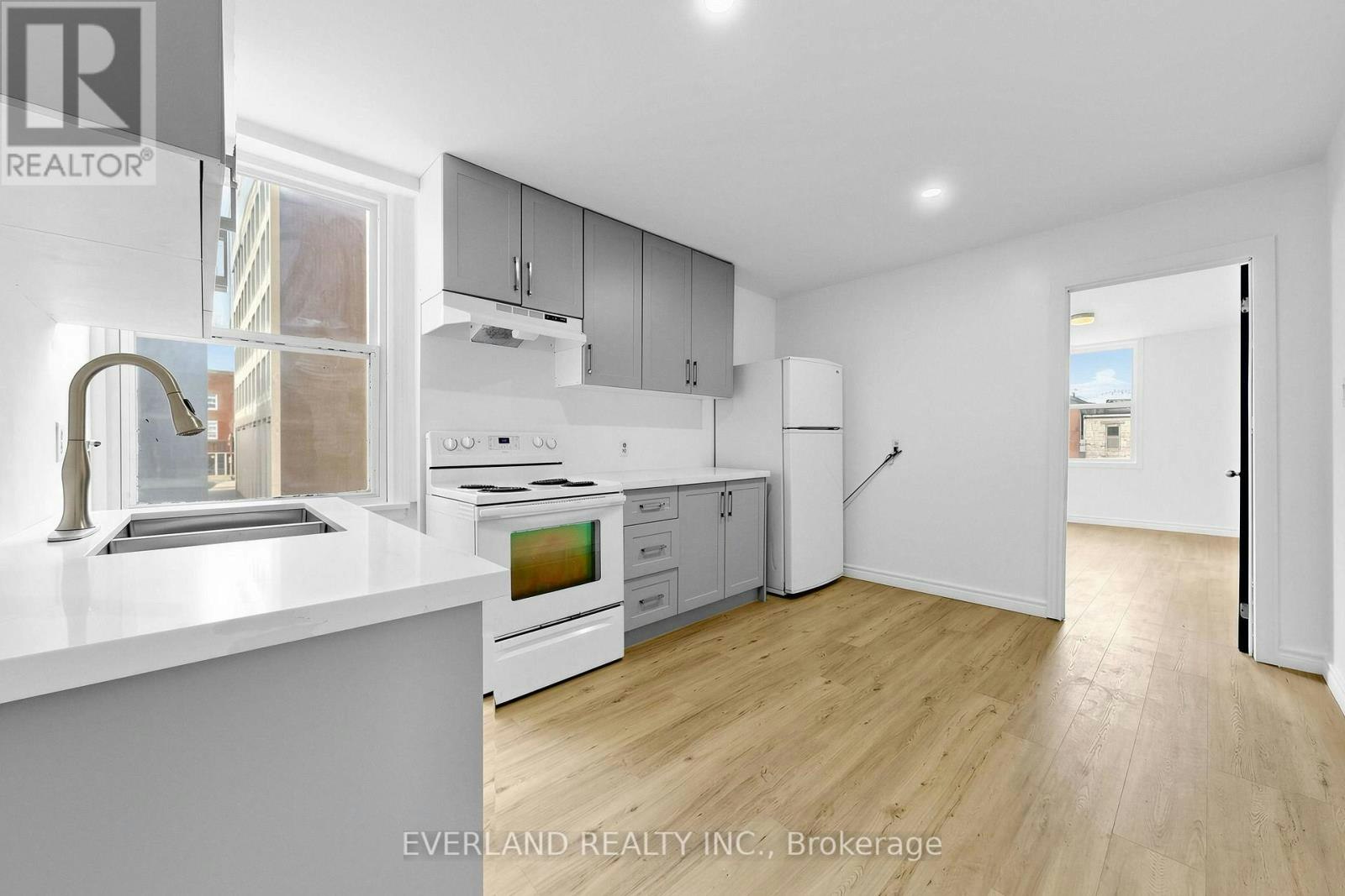 B-20 King Street E, Oshawa, ON, L1G 4Y5 - 2