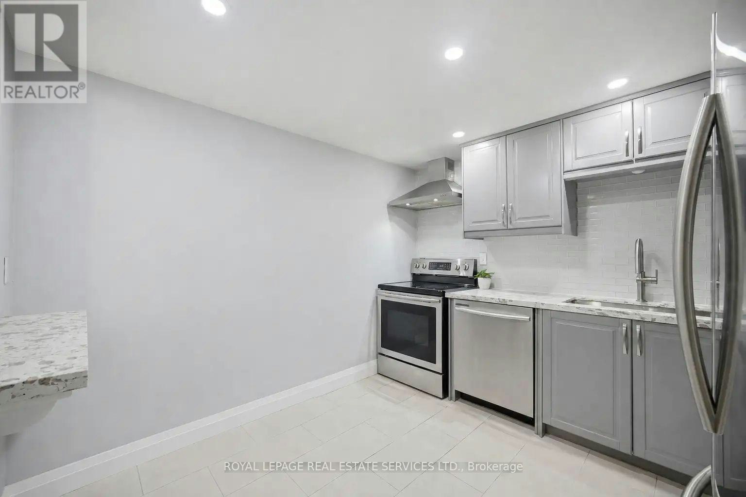 306-8 Lisa Street, Brampton, ON, L6T 4S6 - 6