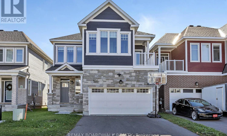 125 Hackamore Crescent