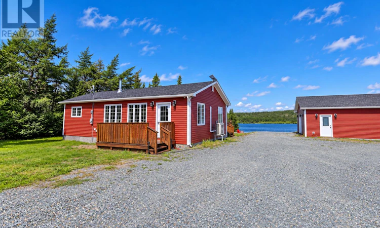81 Cape Pond Road