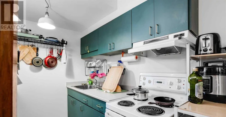 BASEMENT-11B Wanda Road, Toronto, ON, M6P 1C4 - 4