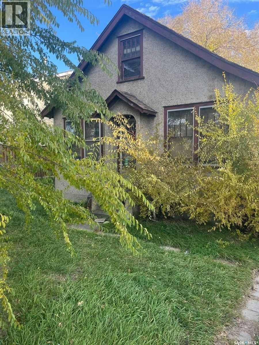 902 Gray Avenue, Saskatoon, SK, S7N 2J5