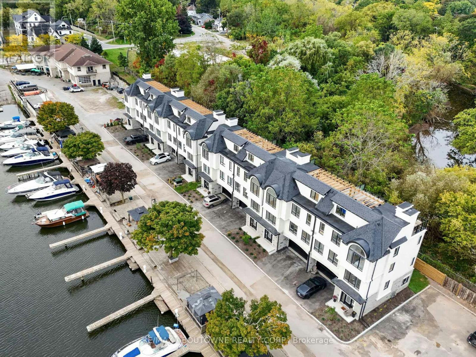 6-21 Hands Inlet, Grimsby, ON, L3M 0C3