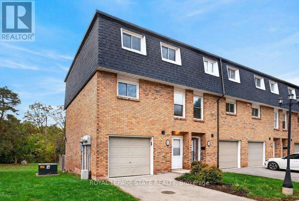 6-21 Rosedale Court, Hamilton, ON, L8G 4B1