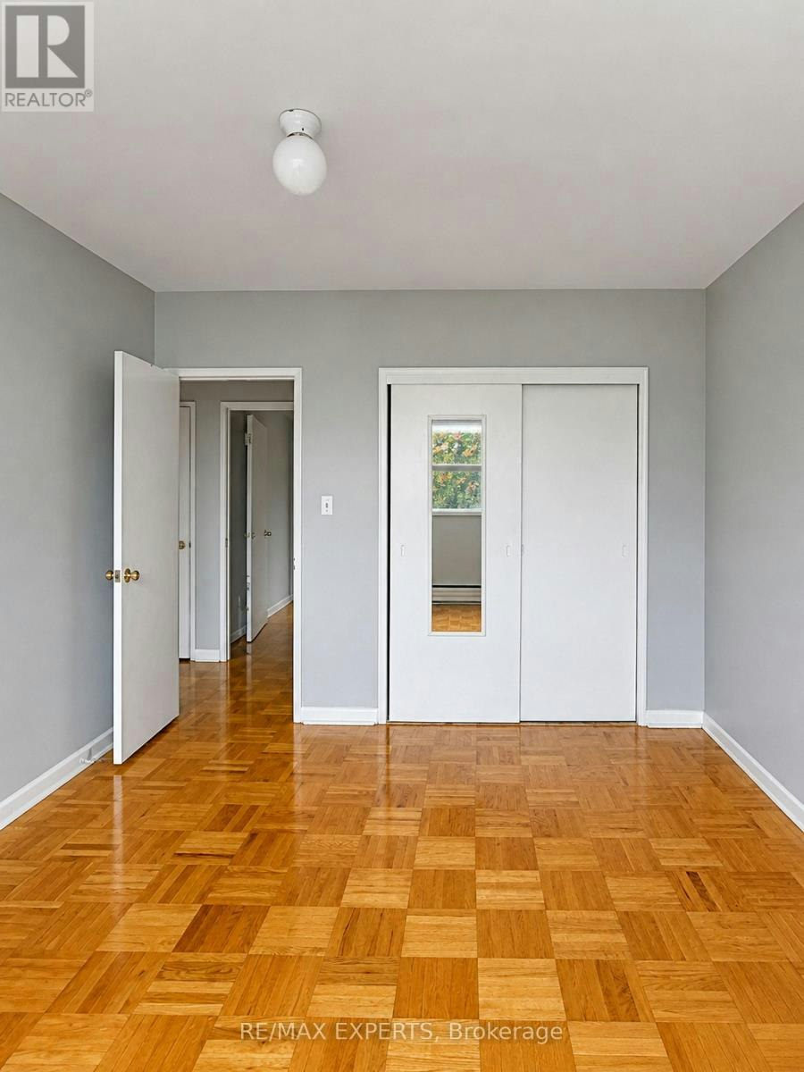 6-26 Fraserwood Avenue, Toronto, ON, M6B 2N5 - 10