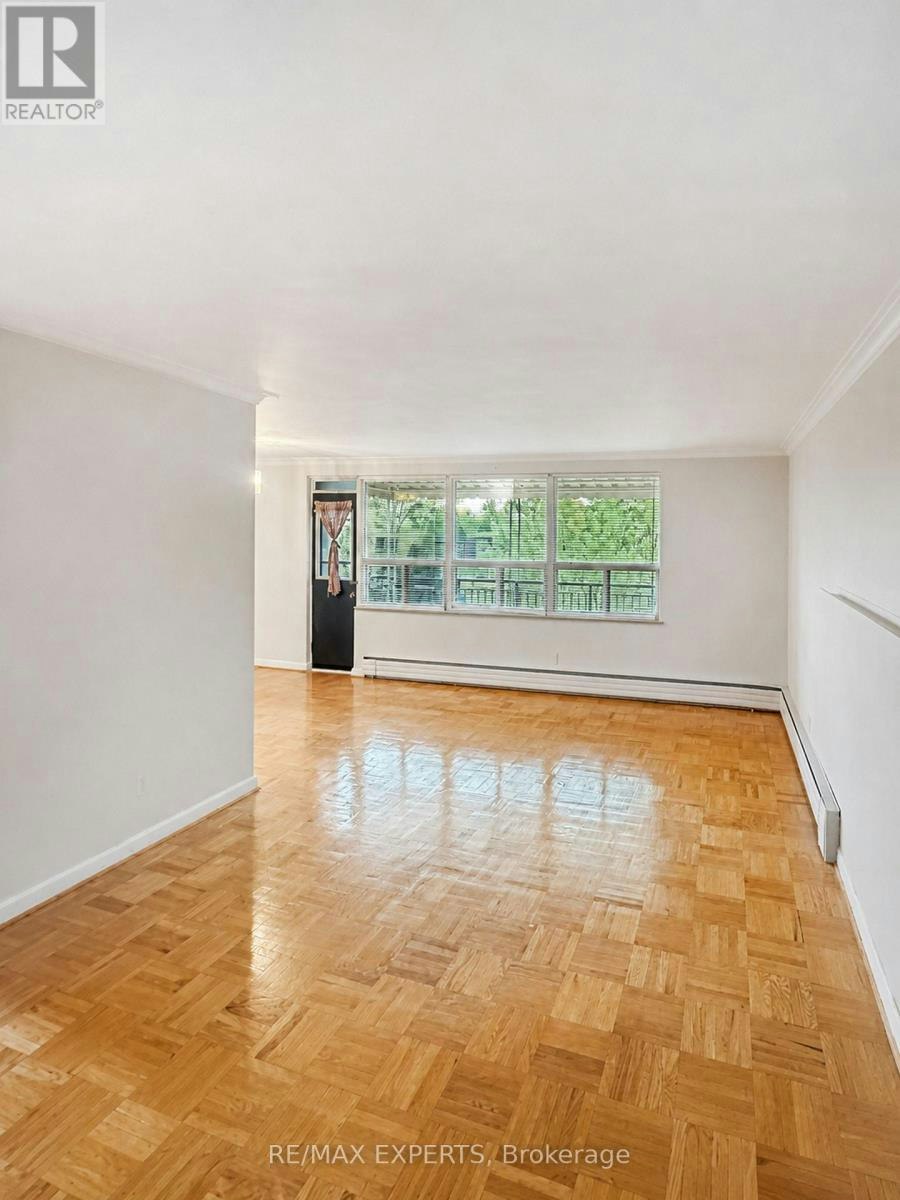 6-26 Fraserwood Avenue, Toronto, ON, M6B 2N5 - 16