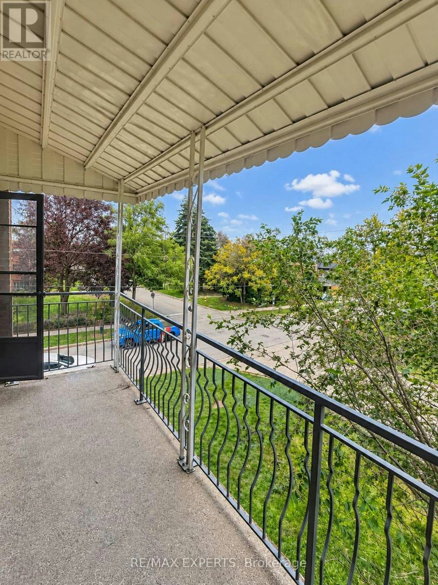 6-26 Fraserwood Avenue, Toronto, ON, M6B 2N5 - 20