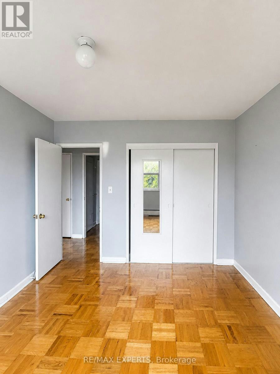 6-26 Fraserwood Avenue, Toronto, ON, M6B 2N5 - 11