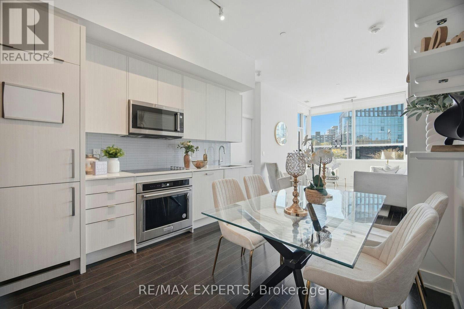 206-181 Bedford Road, Toronto, ON, M5R 0C2