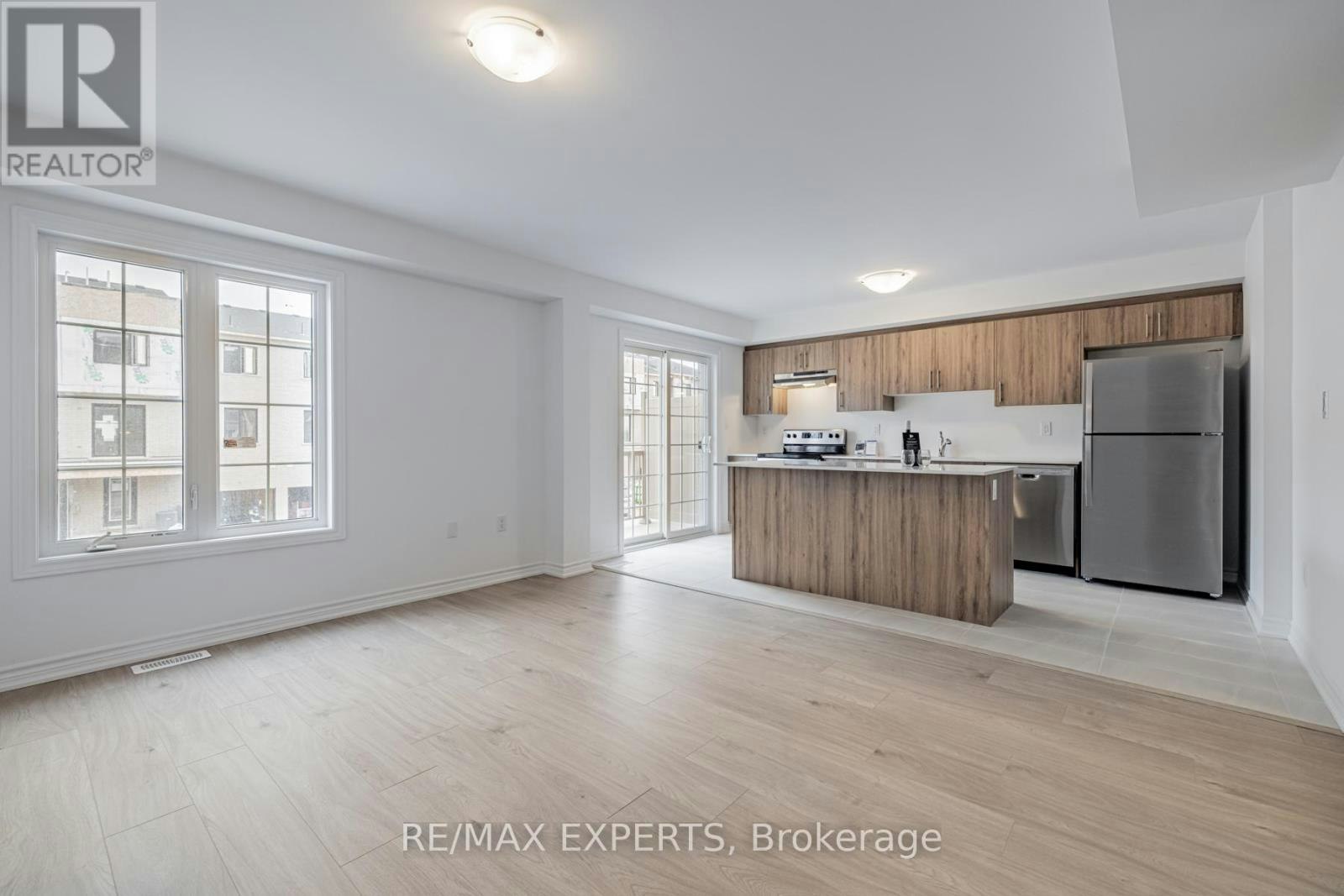 13 Silo Mews, Barrie, ON, L9J 0C2 - 11