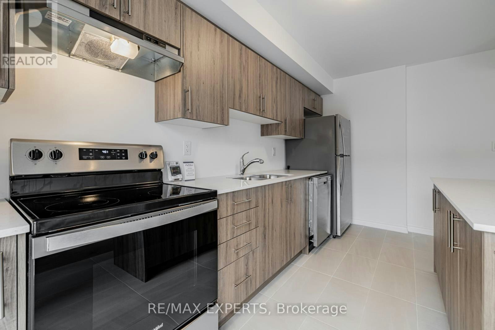 13 Silo Mews, Barrie, ON, L9J 0C2 - 17