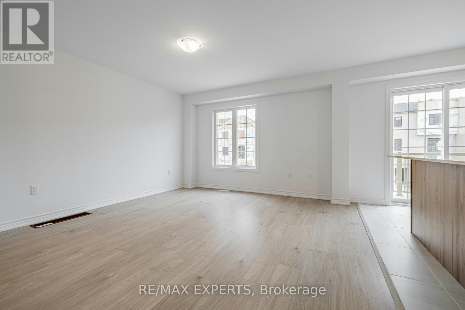 13 Silo Mews, Barrie, ON, L9J 0C2 - 5