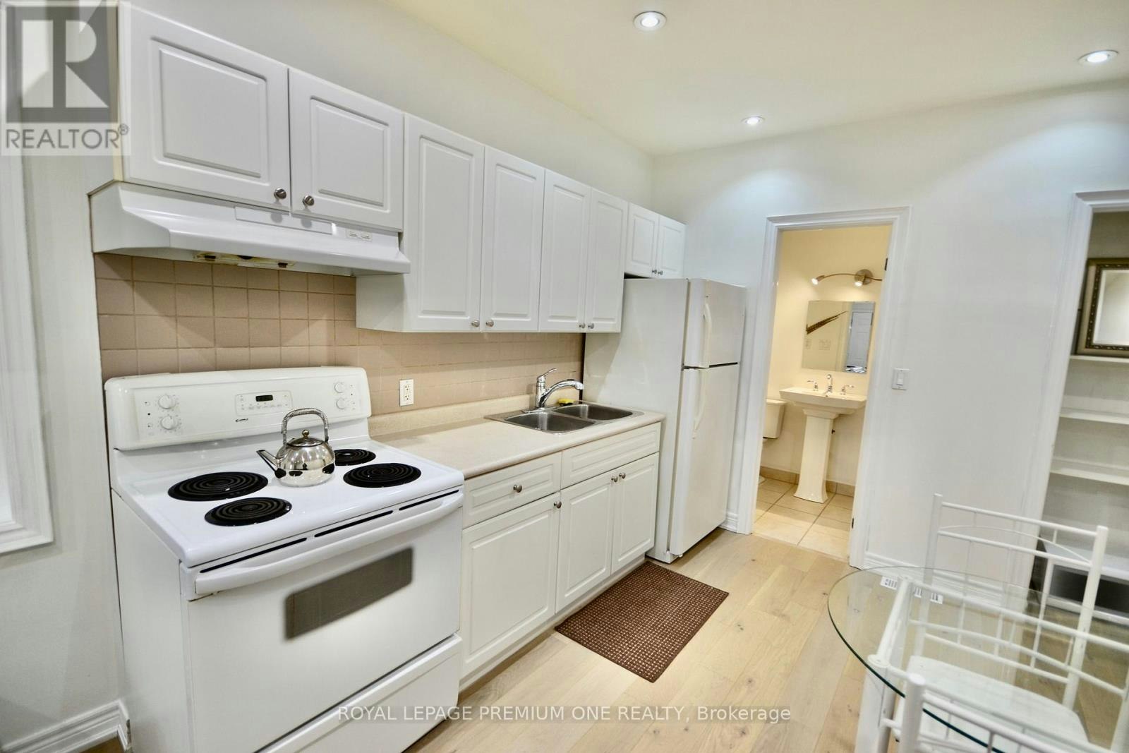 B-312 Rustic Road, Toronto, ON, M6L 1W5 - 11
