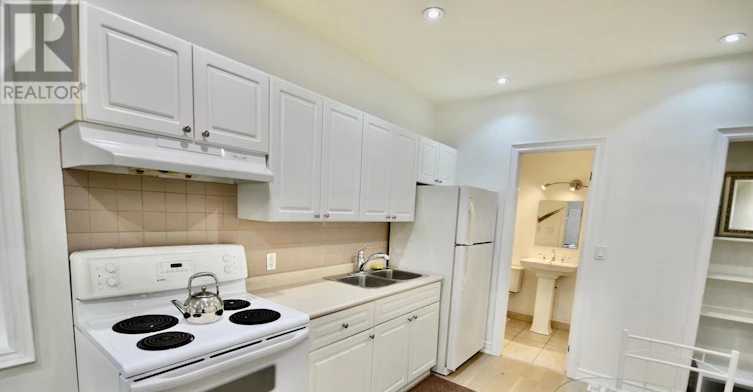 B-312 Rustic Road, Toronto, ON, M6L 1W5 - 11