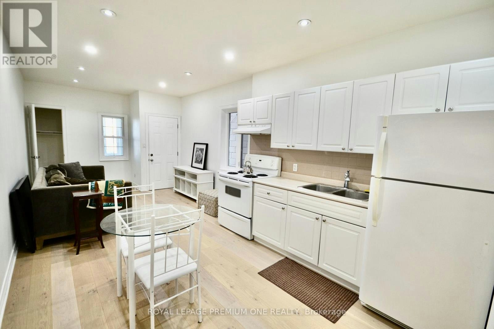 B-312 Rustic Road, Toronto, ON, M6L 1W5 - 10