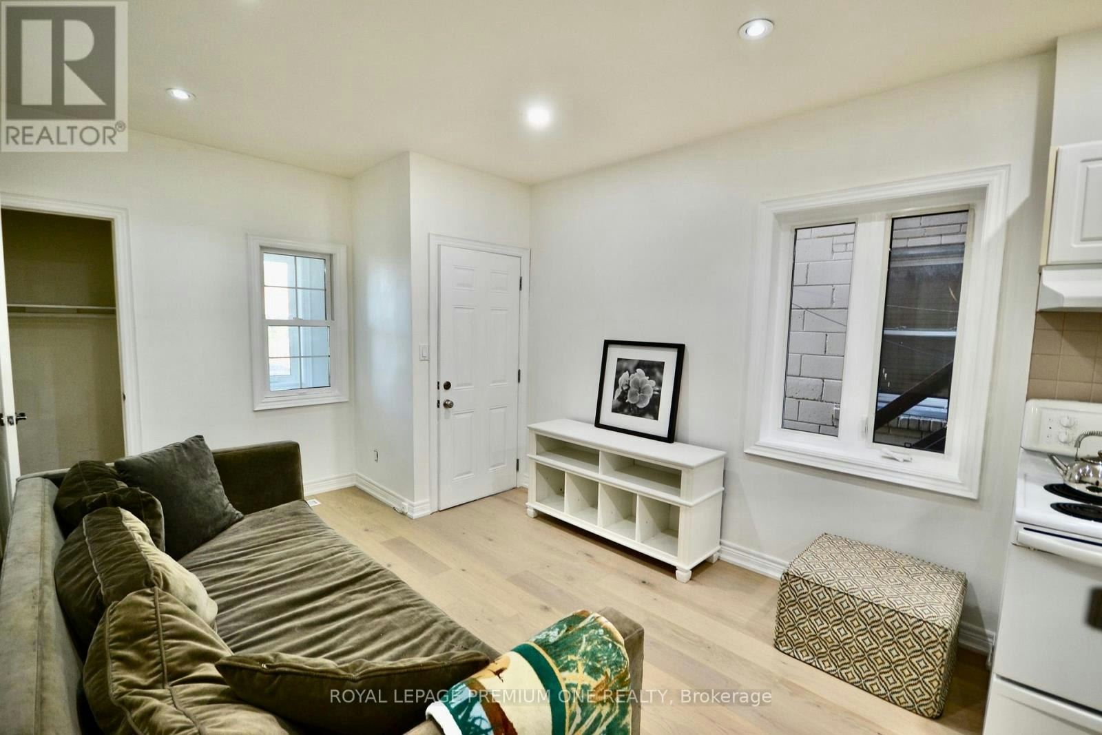 B-312 Rustic Road, Toronto, ON, M6L 1W5 - 3