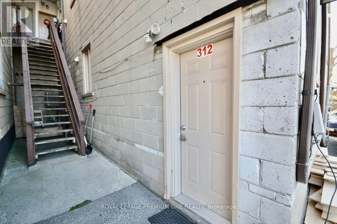 B-312 Rustic Road, Toronto, ON, M6L 1W5 - 18