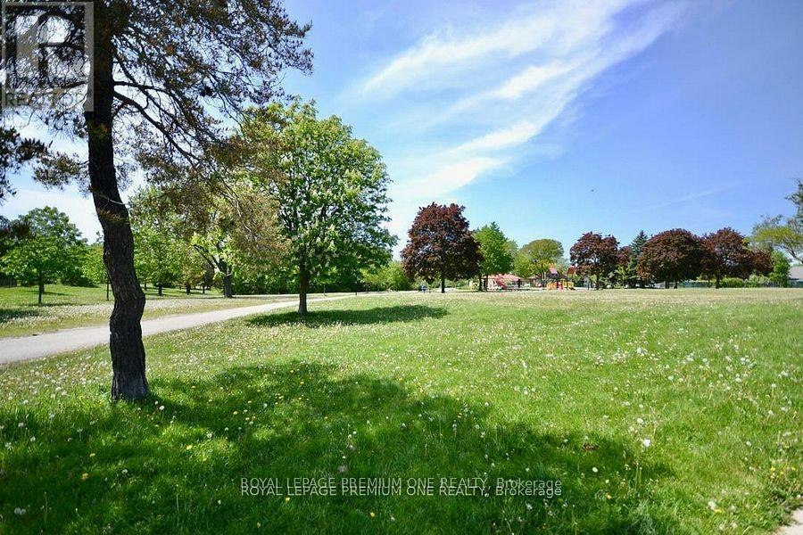 B-312 Rustic Road, Toronto, ON, M6L 1W5 - 20