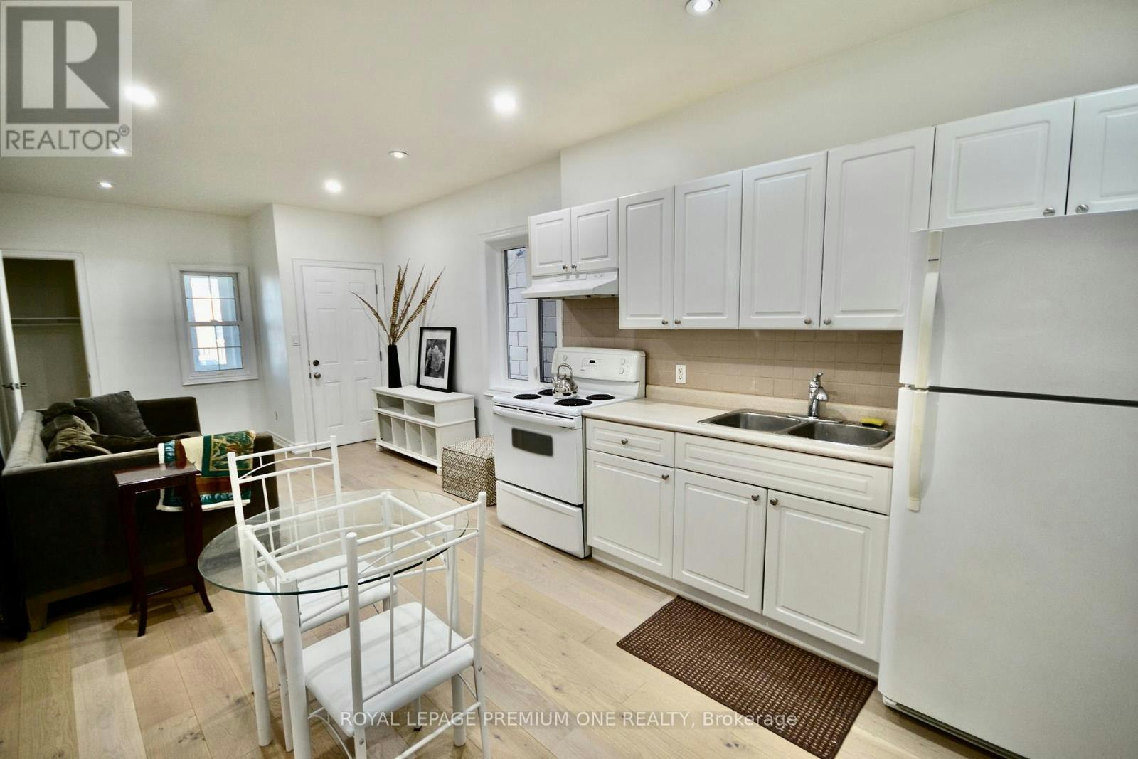 B-312 Rustic Road, Toronto, ON, M6L 1W5 - 16