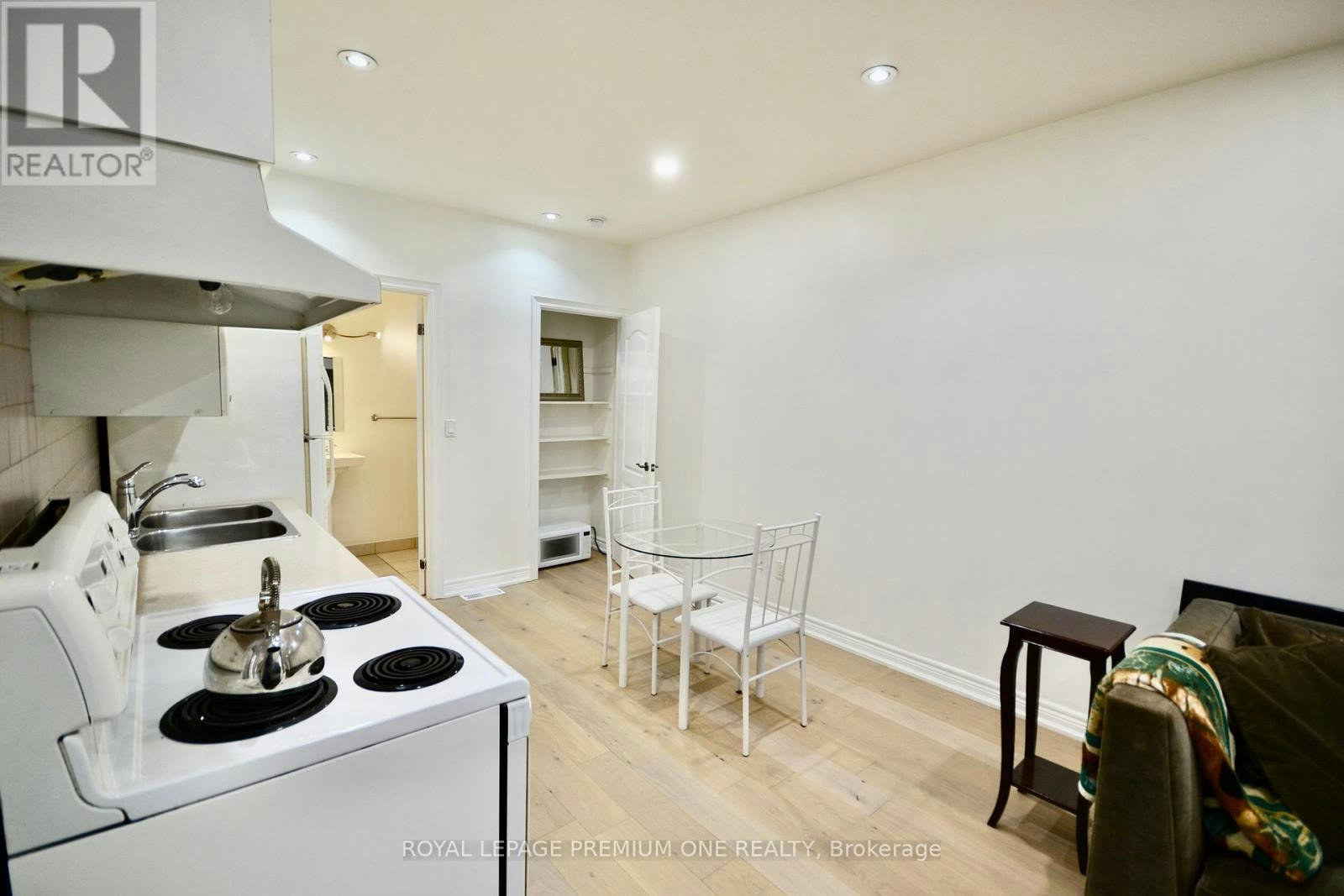B-312 Rustic Road, Toronto, ON, M6L 1W5 - 7