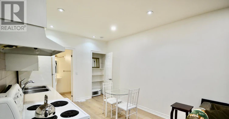 B-312 Rustic Road, Toronto, ON, M6L 1W5 - 7