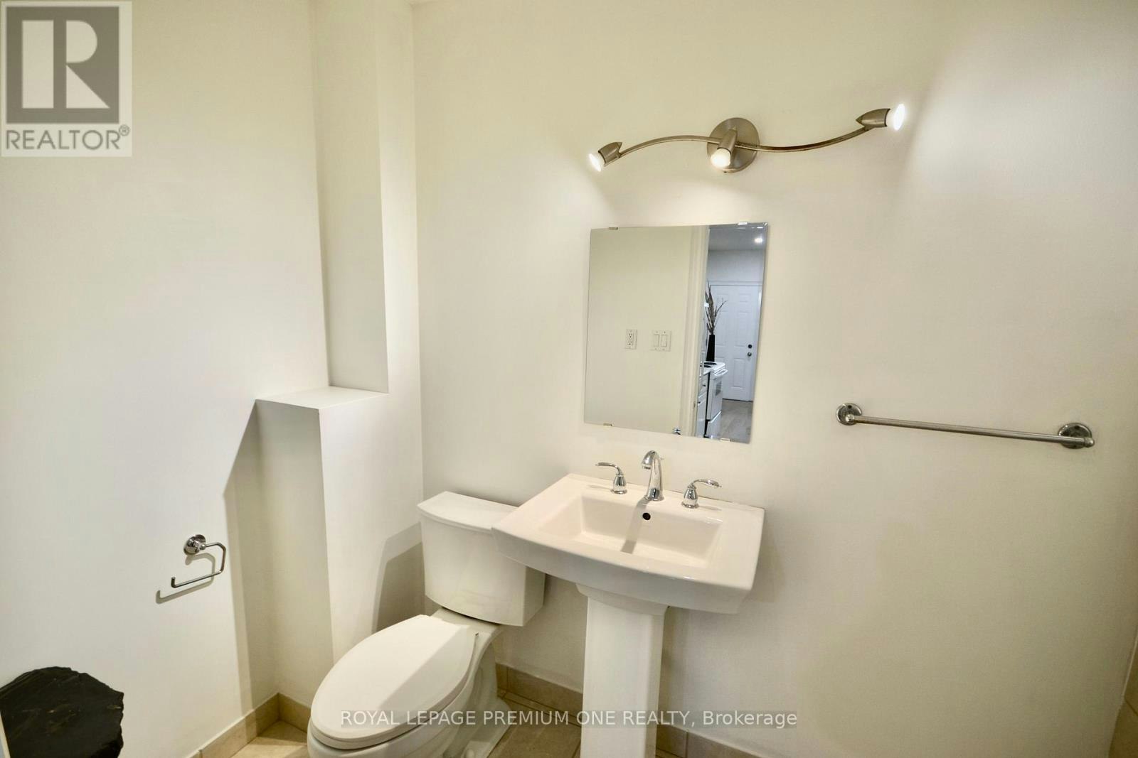 B-312 Rustic Road, Toronto, ON, M6L 1W5 - 13