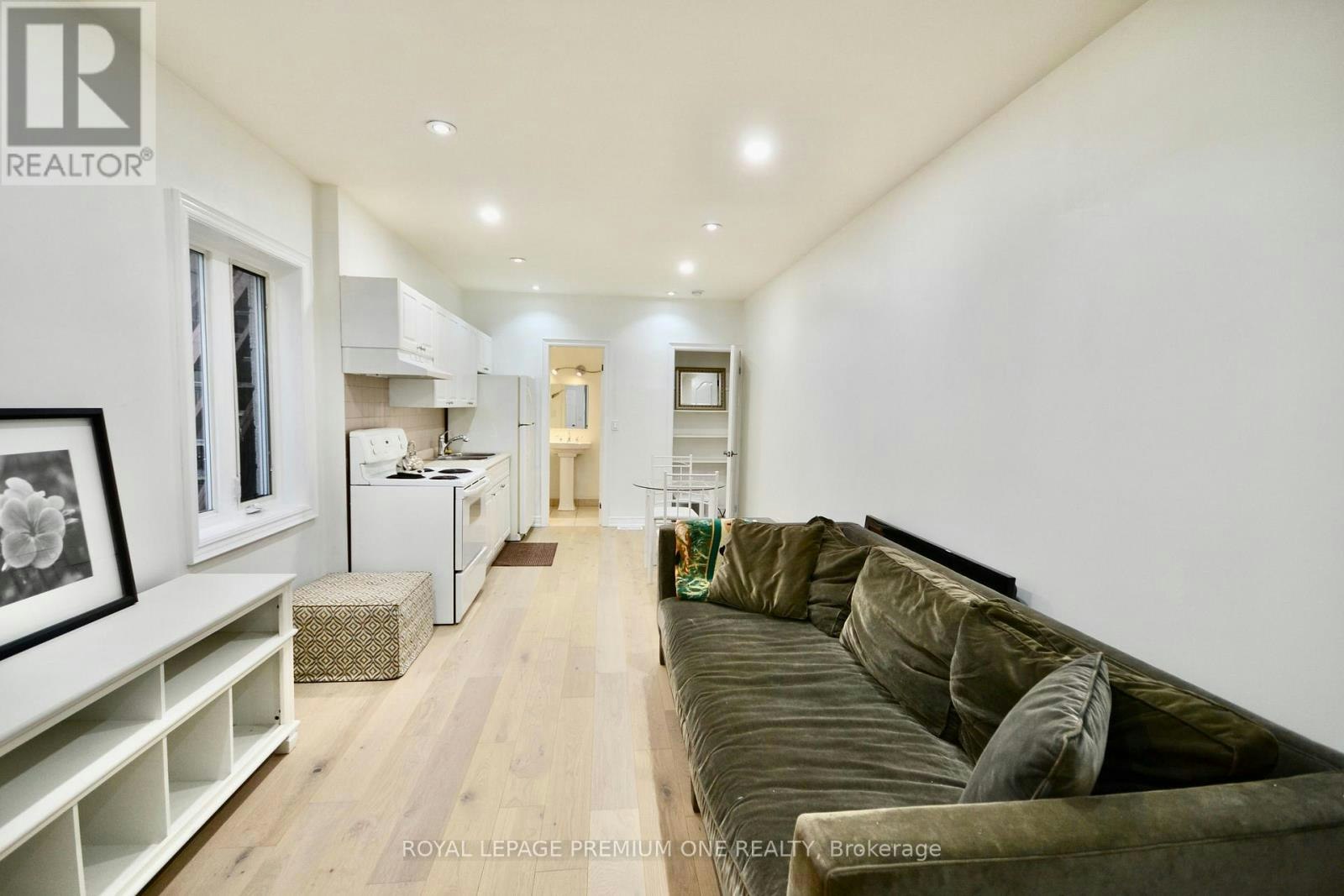 B-312 Rustic Road, Toronto, ON, M6L 1W5 - 6