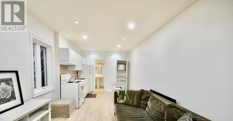 B-312 Rustic Road, Toronto, ON, M6L 1W5 - 6
