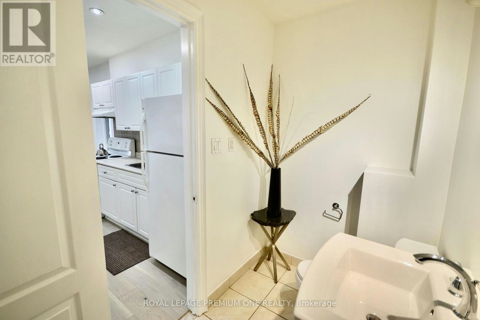 B-312 Rustic Road, Toronto, ON, M6L 1W5 - 14