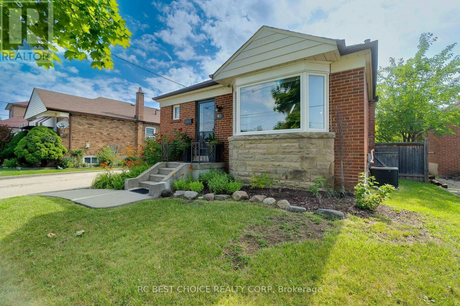 MAIN-45 Mayall Avenue, Toronto, ON, M3L 1E7 - 4