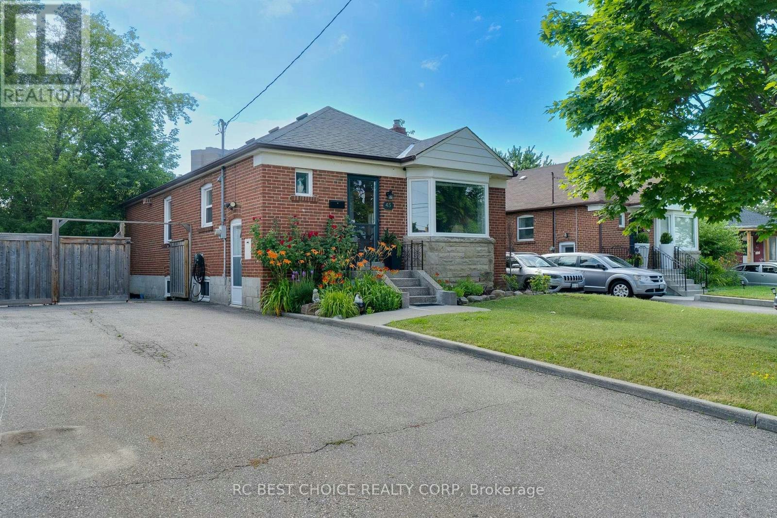 MAIN-45 Mayall Avenue, Toronto, ON, M3L 1E7 - 3
