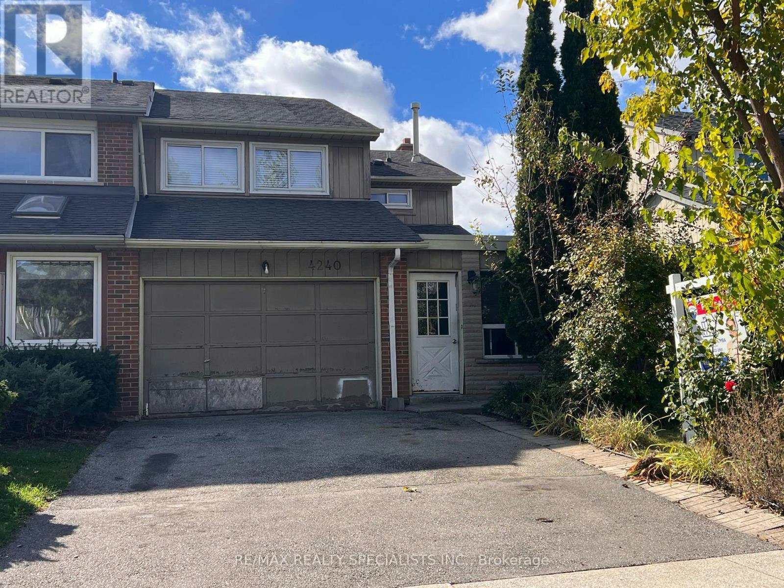 4240 Thom Gardens, Mississauga, ON, L5L 2B5