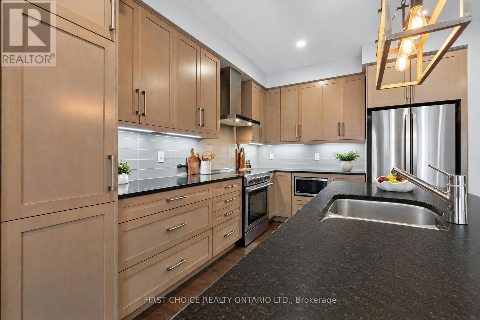 74 Michael Stoqua Street, Ottawa, ON, K1K 5A2 - 8