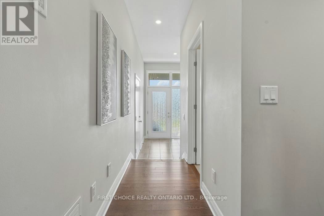74 Michael Stoqua Street, Ottawa, ON, K1K 5A2 - 4