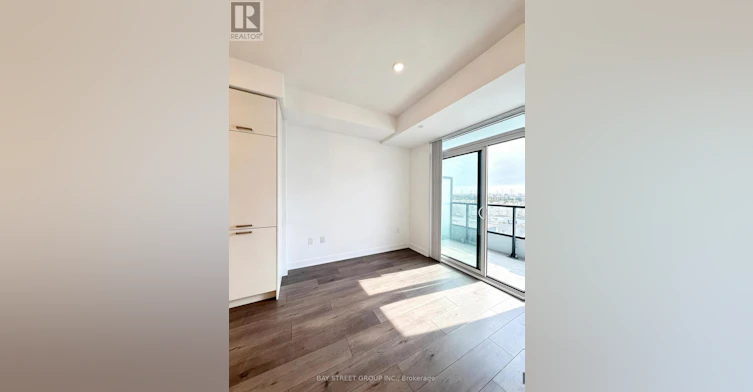 710-10 Honeycrisp Crescent, Vaughan, ON, L4K 0M8 - 7