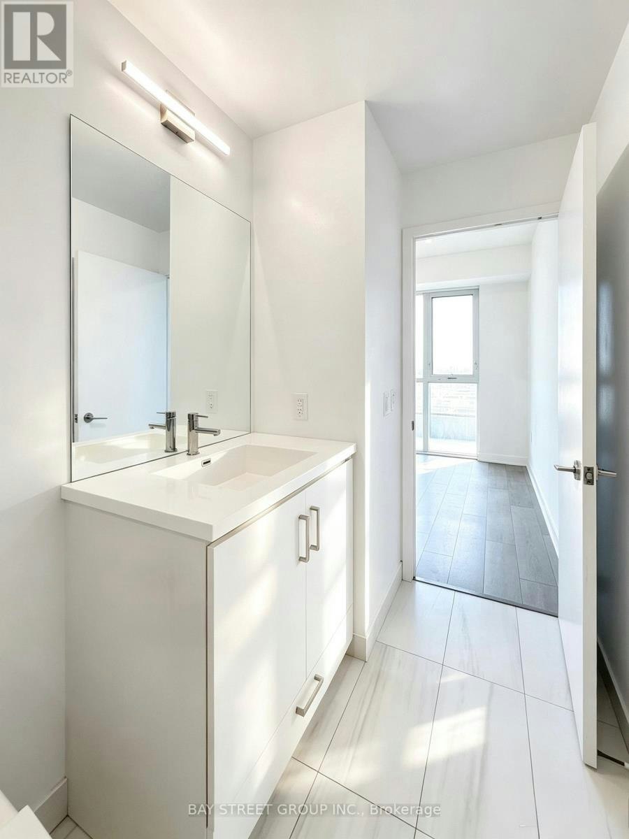 710-10 Honeycrisp Crescent, Vaughan, ON, L4K 0M8 - 15