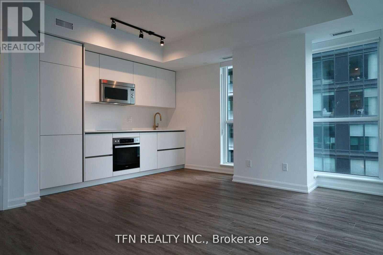2306-327 King Street W, Toronto, ON, M5V 0W7 - 2