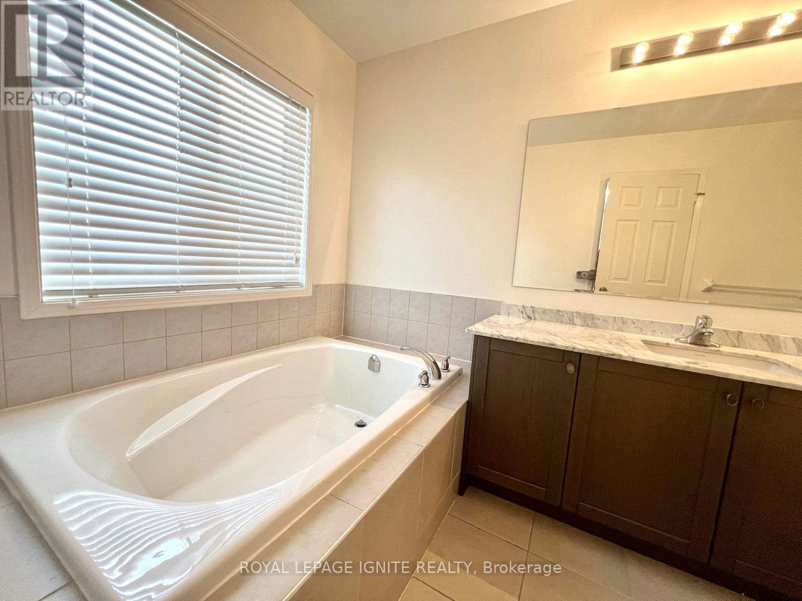 33 Ainsbury Avenue, Ajax, ON, L1Z 0S7 - 32