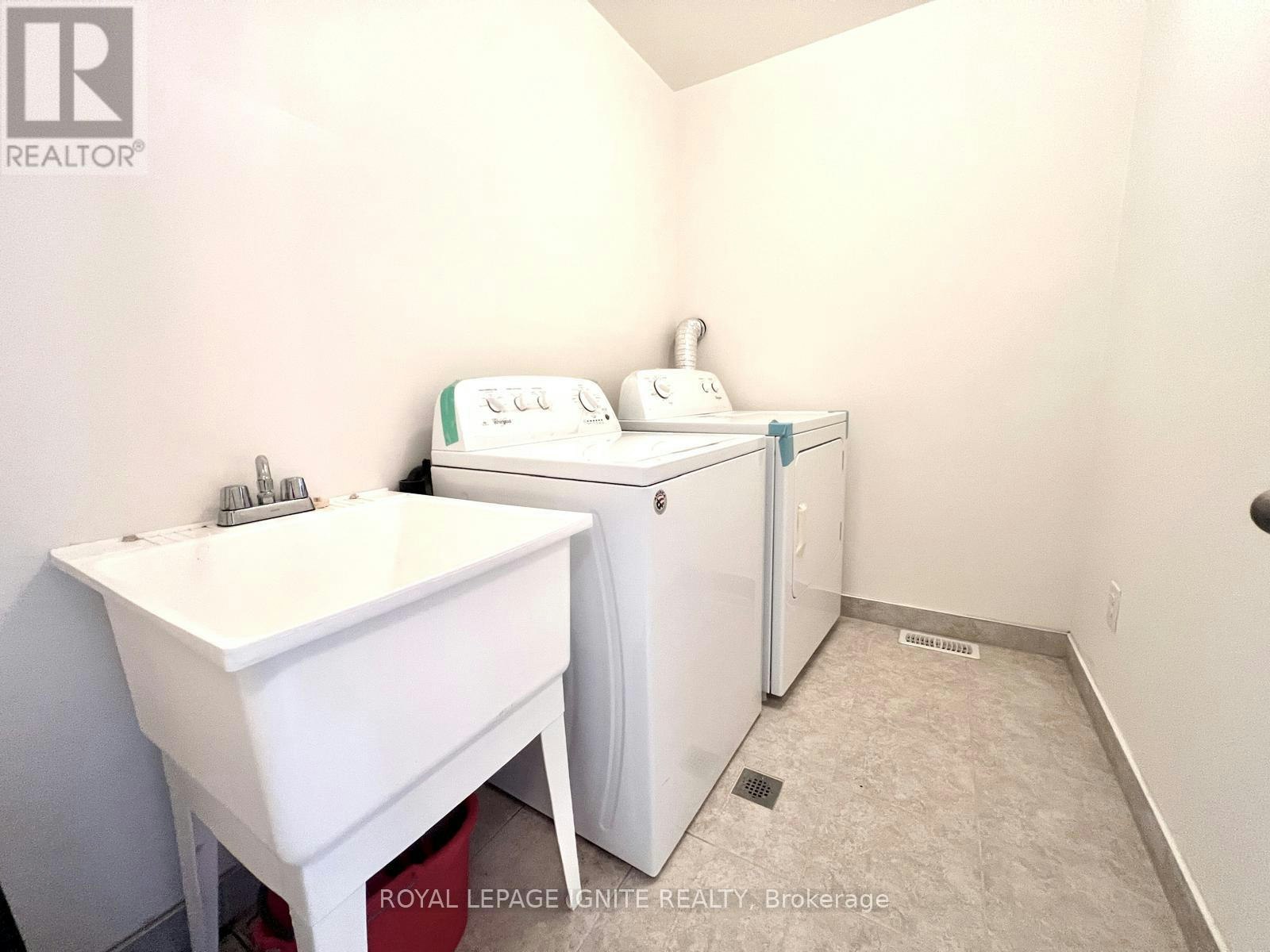 33 Ainsbury Avenue, Ajax, ON, L1Z 0S7 - 35