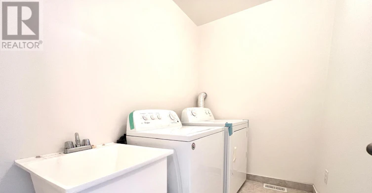 33 Ainsbury Avenue, Ajax, ON, L1Z 0S7 - 35