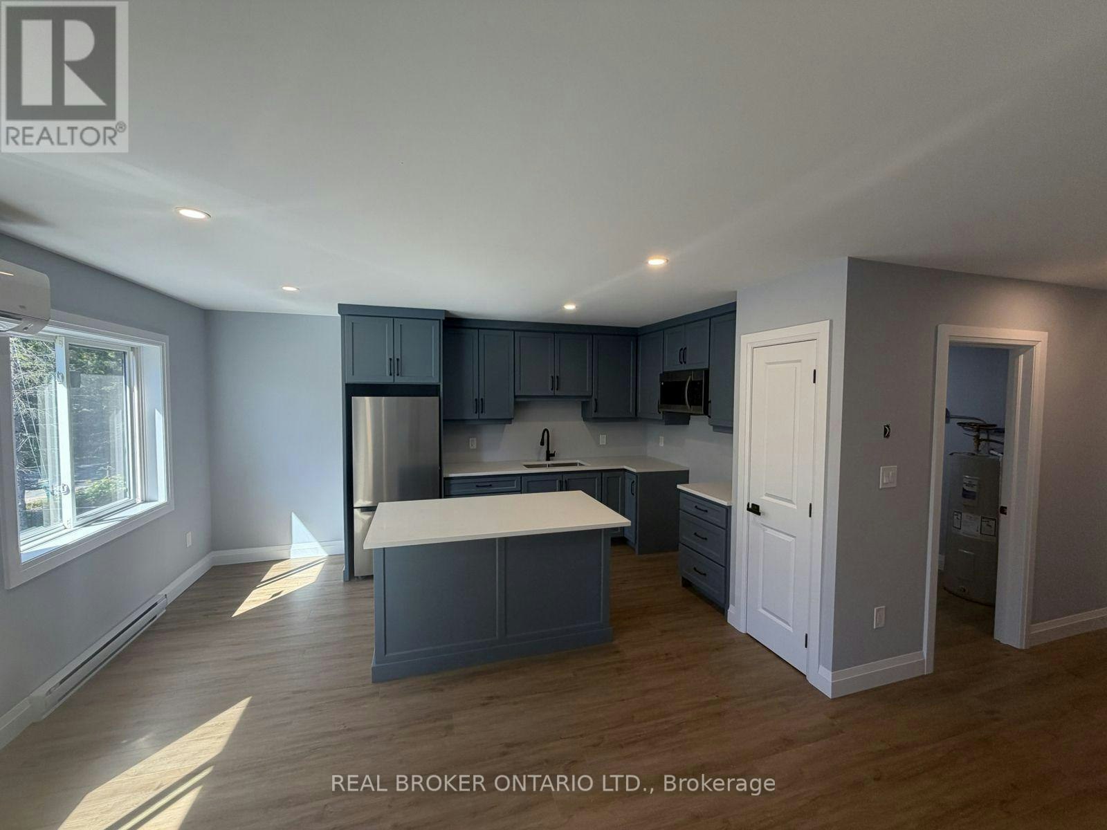 3-4385 Huronia Road, Severn, ON, L3V 0G7 - 2