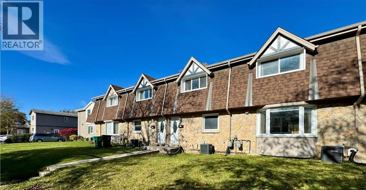 134 Jansen Avenue, Kitchener, ON, N2A 2L7 - 2