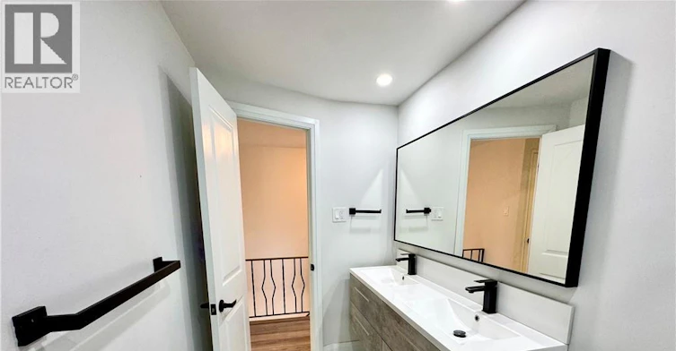 134 Jansen Avenue, Kitchener, ON, N2A 2L7 - 9