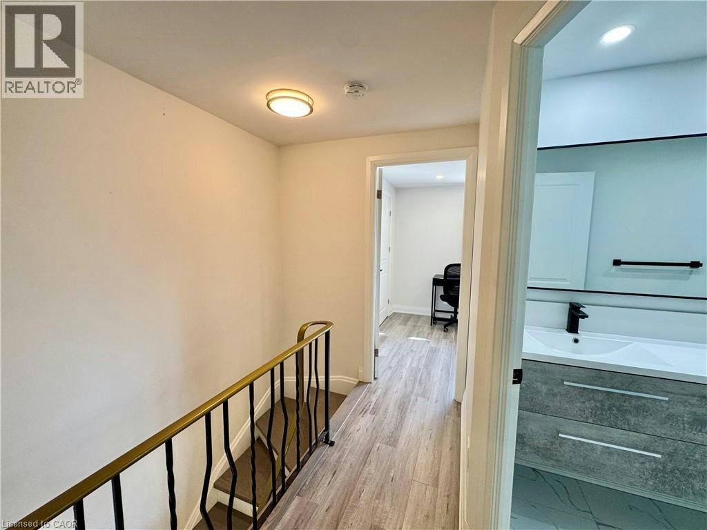 134 Jansen Avenue, Kitchener, ON, N2A 2L7 - 6