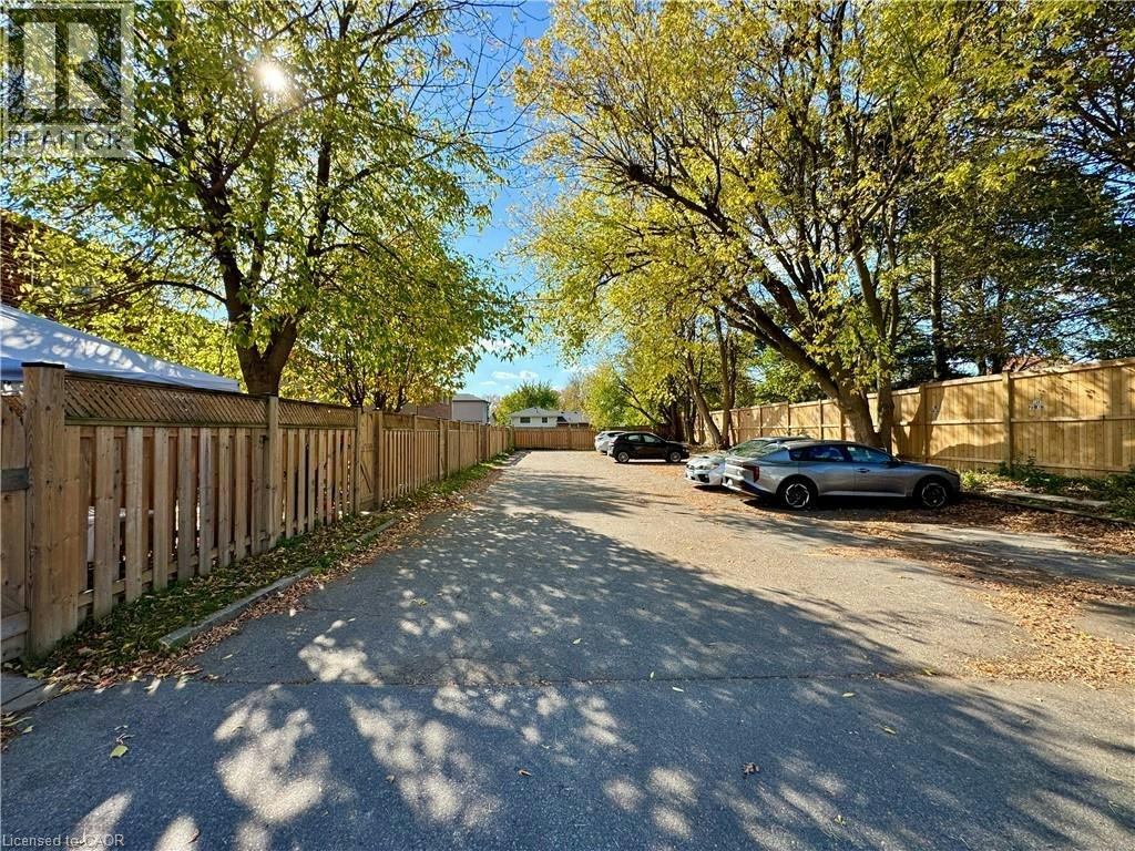 134 Jansen Avenue, Kitchener, ON, N2A 2L7 - 32