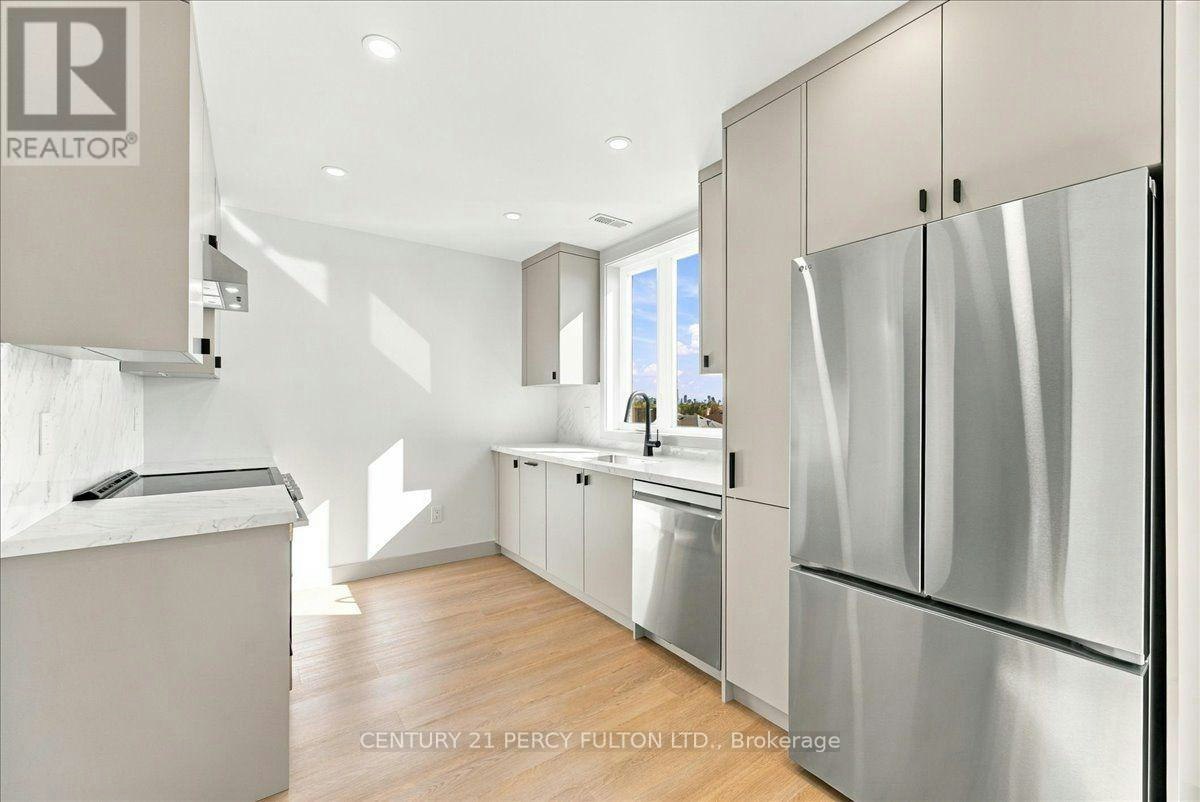 3-113 Hatherley Road, Toronto, ON, M6E 1W4 - 10