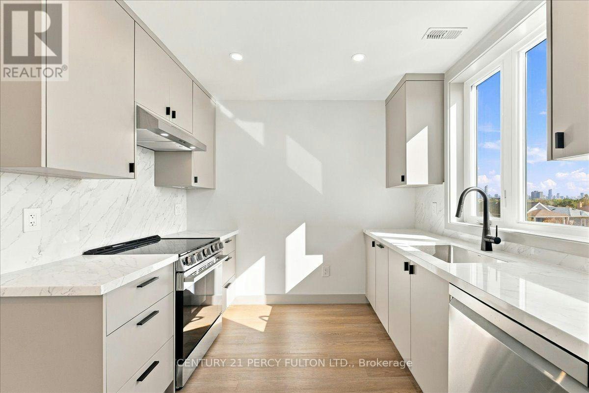 3-113 Hatherley Road, Toronto, ON, M6E 1W4 - 11