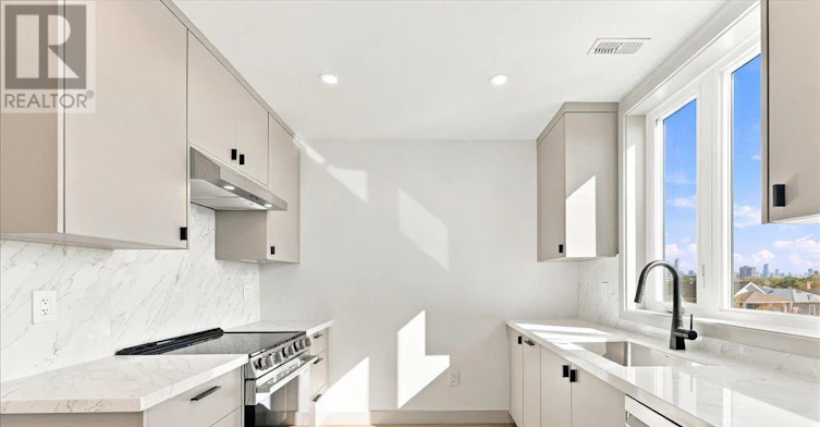 3-113 Hatherley Road, Toronto, ON, M6E 1W4 - 11