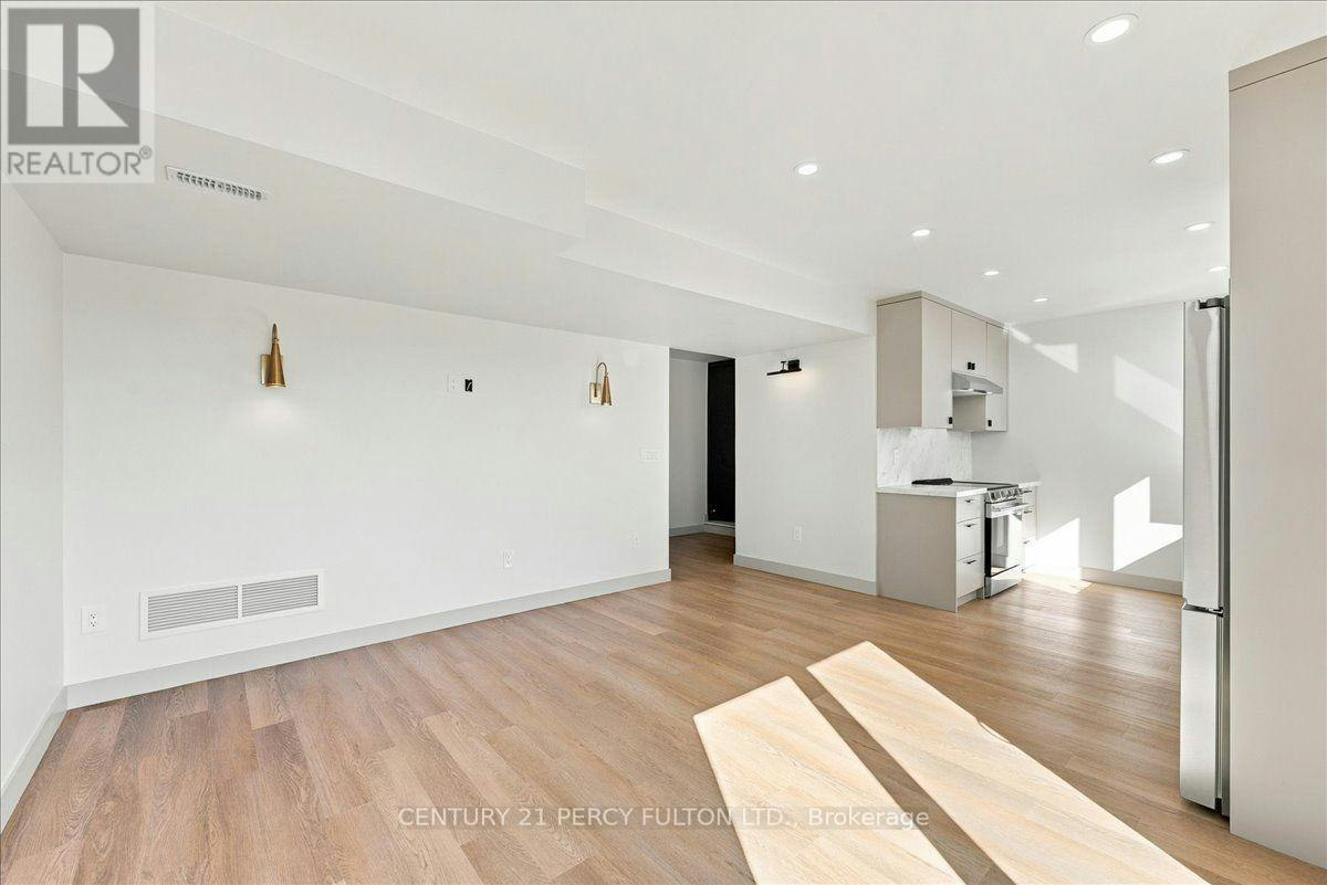 3-113 Hatherley Road, Toronto, ON, M6E 1W4 - 7